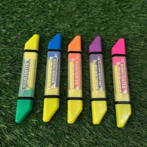 Two-Tone Dual-Tip Highlighter